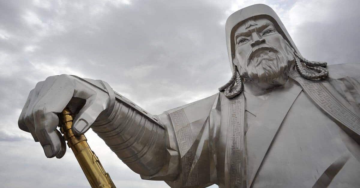 Genhgis Khan statue