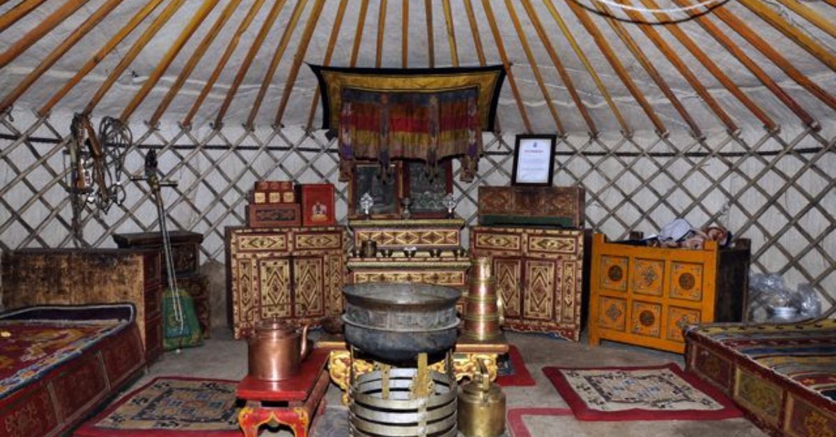 Mongolian chest avdar