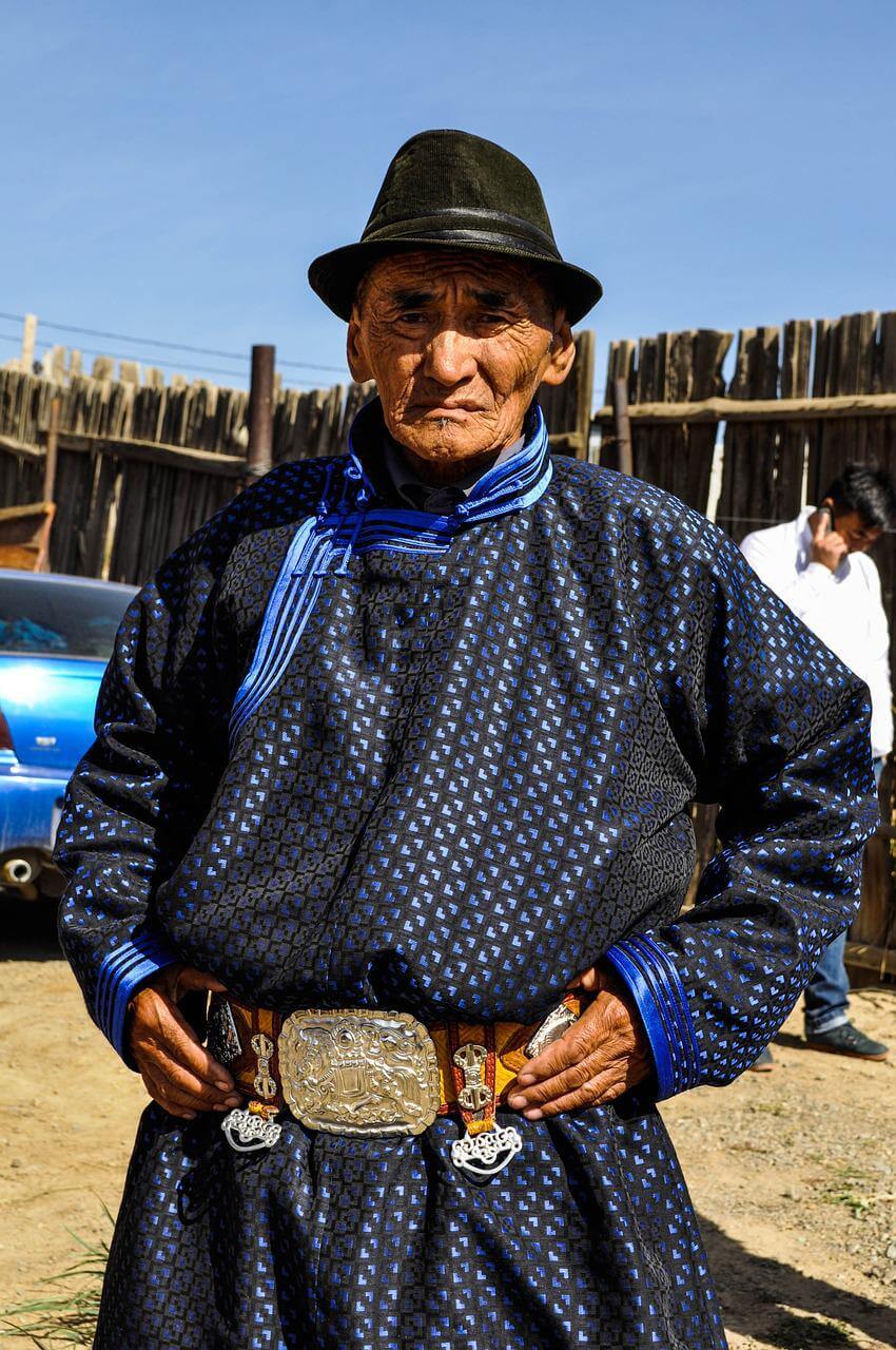 Mongolian traditional clothes - Horseback Mongolia