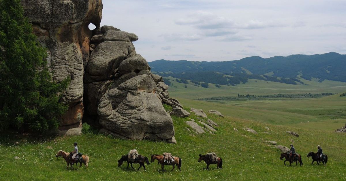 Horse trekking Terelj national park