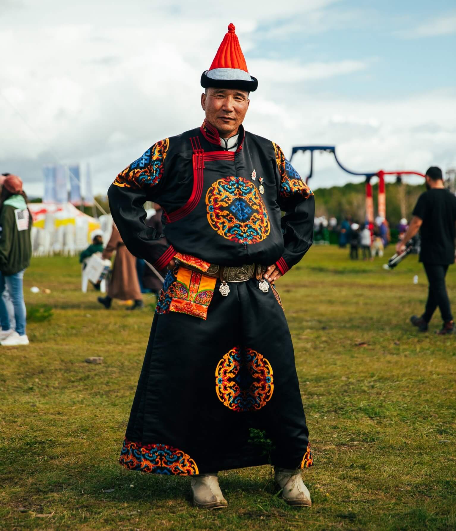 traditional mongolian clothing men