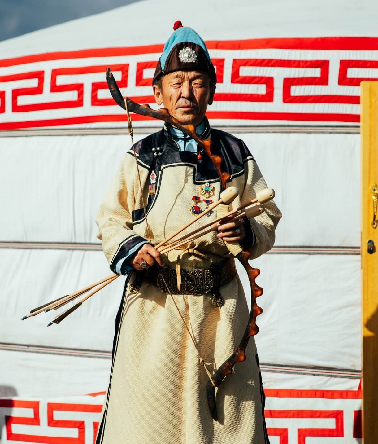 traditional mongolian clothing men