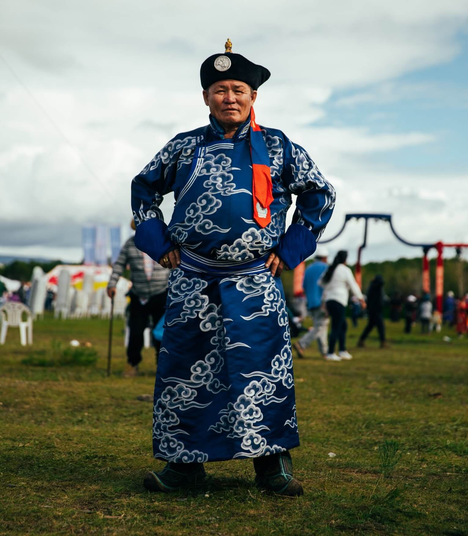 traditional mongolian fashion