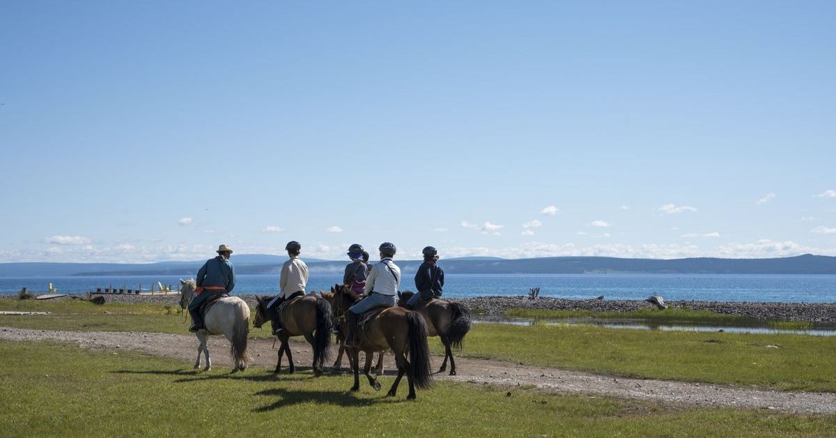 khuvsgul lake horse riding