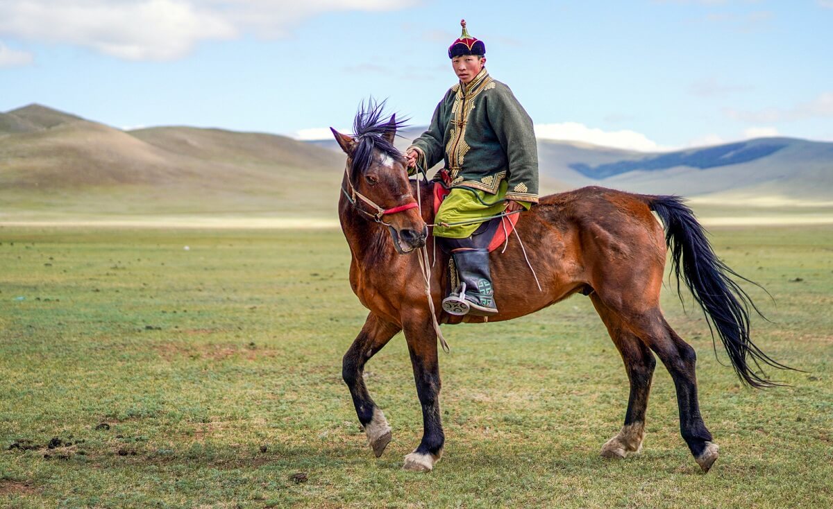 Mongolian traditional clothes (2024)