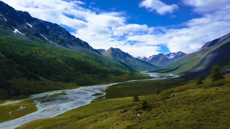 Discovering the Majesty of Mongolian Mountains