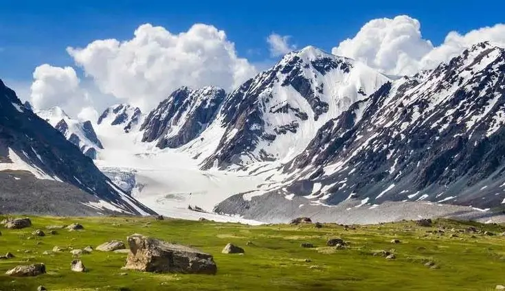 Discover Mongolia Hiking Trails for Your Next Adventure 9 Altai tavan bogs altai mountains