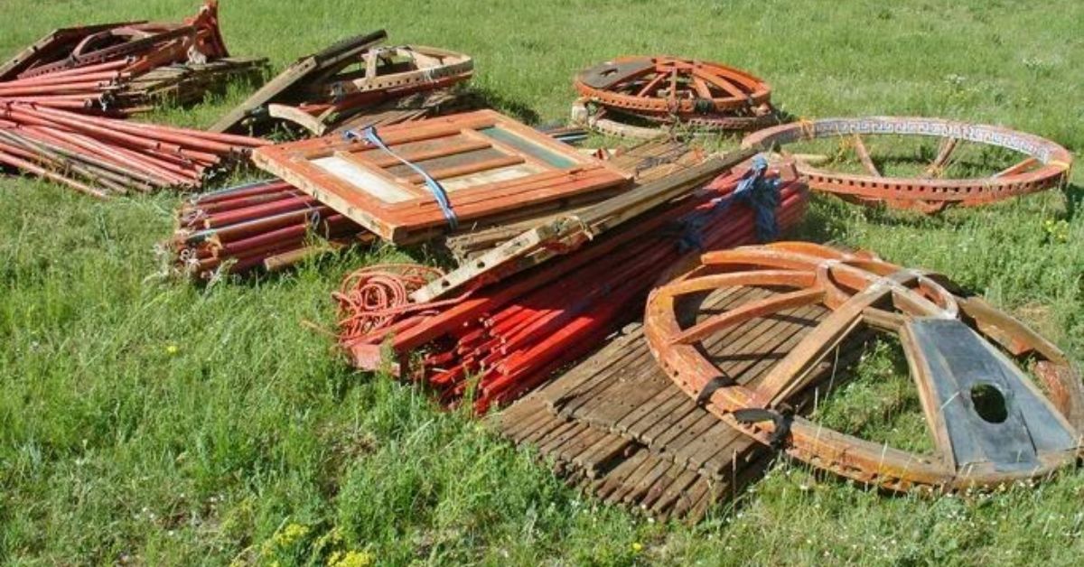 Accessories and Customization parts of a yurt