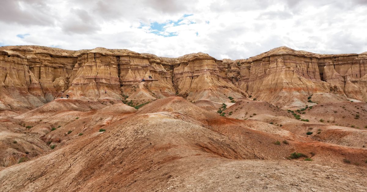 the White Stupa (Tsagaan Suvarga)