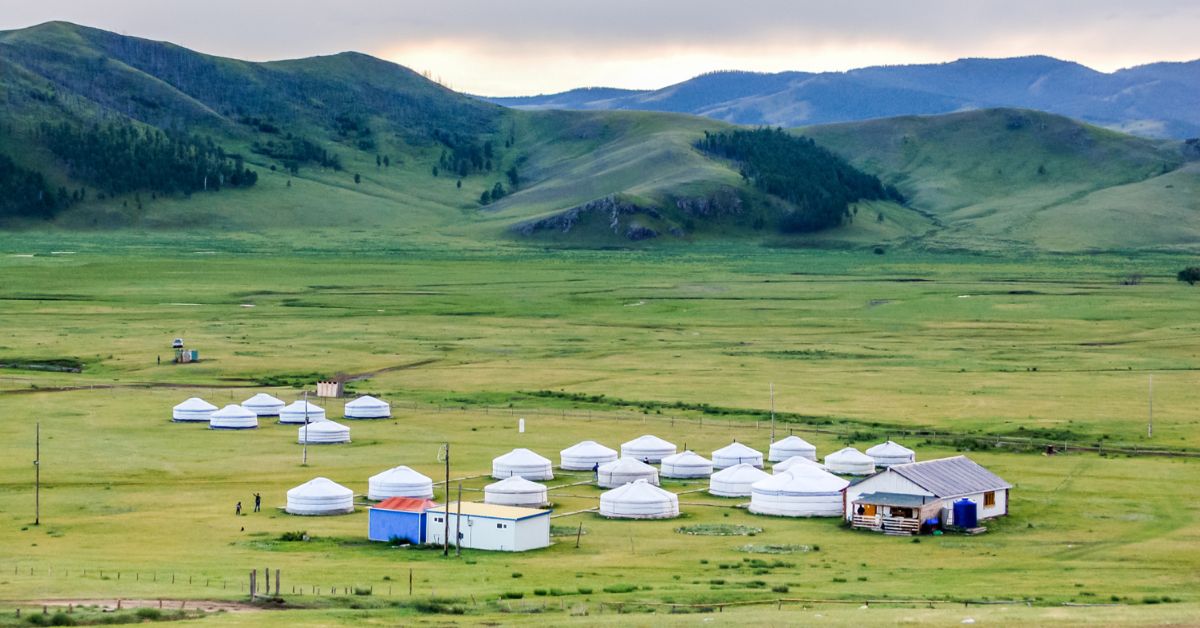 yurt nomad life mongolia